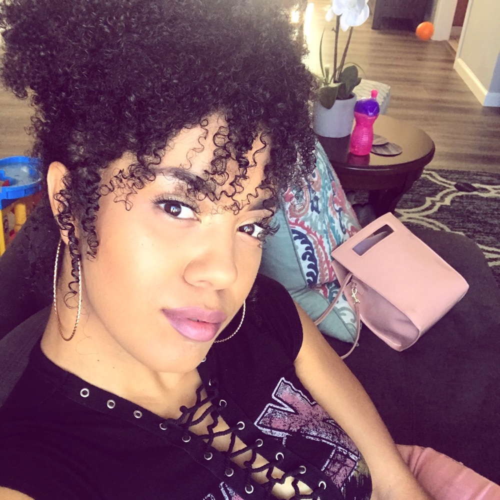 Meet your Posher, Ashley